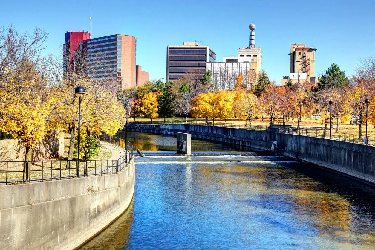 Commercial roofing service areas around Flint, Michigan